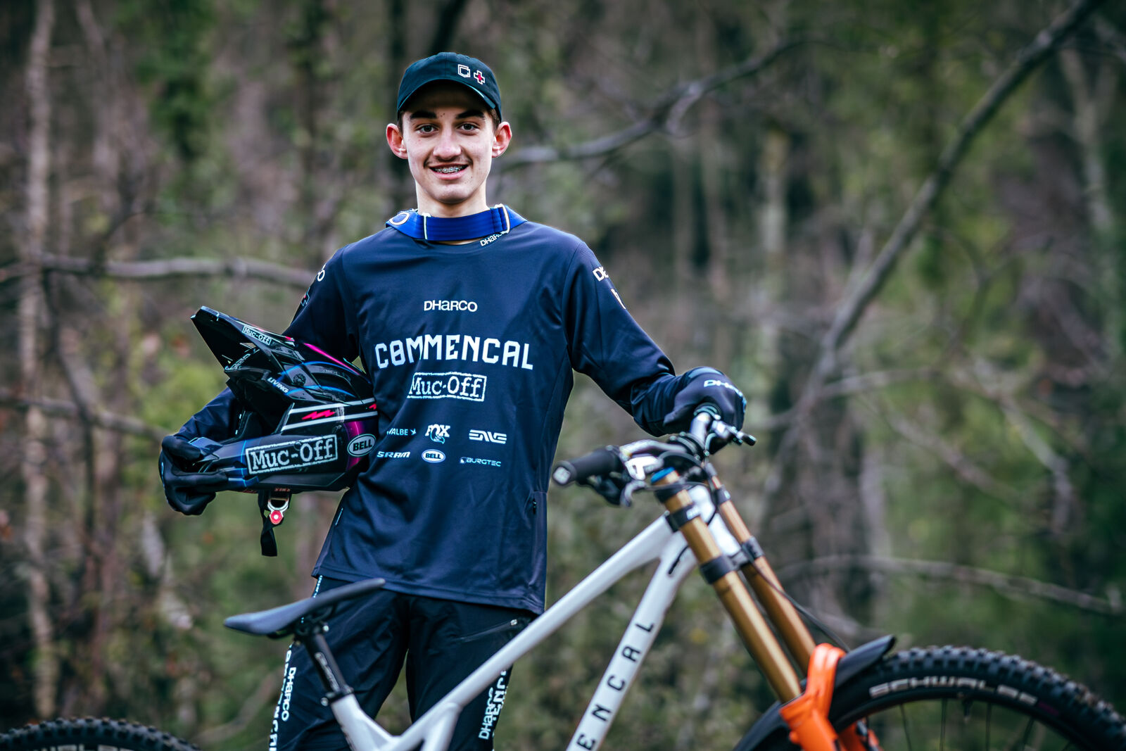 Till Alran's Commencal Supreme DH V5